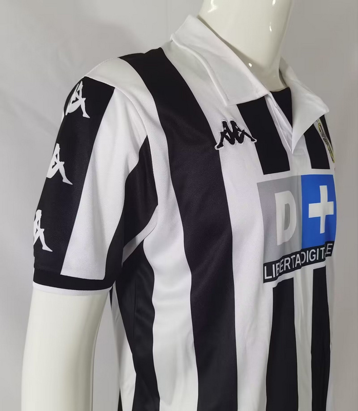 99-00 Juventus home